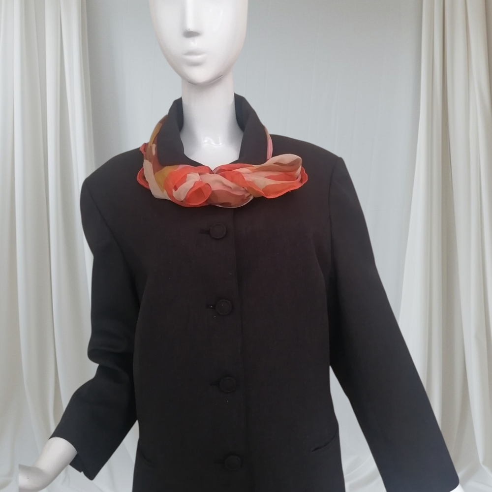Ladies 2 piece skirt suit size 14WP